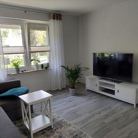 Gemuetliches, Voll Ausgestattetes Apartment ハレ エクステリア 写真
