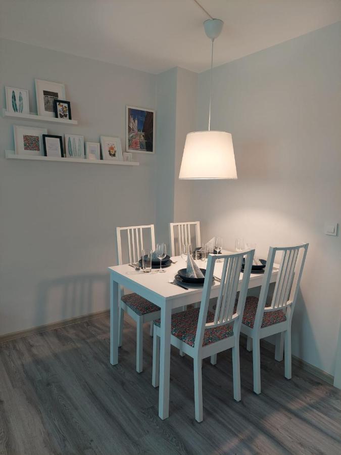 Gemuetliches, Voll Ausgestattetes Apartment ハレ エクステリア 写真
