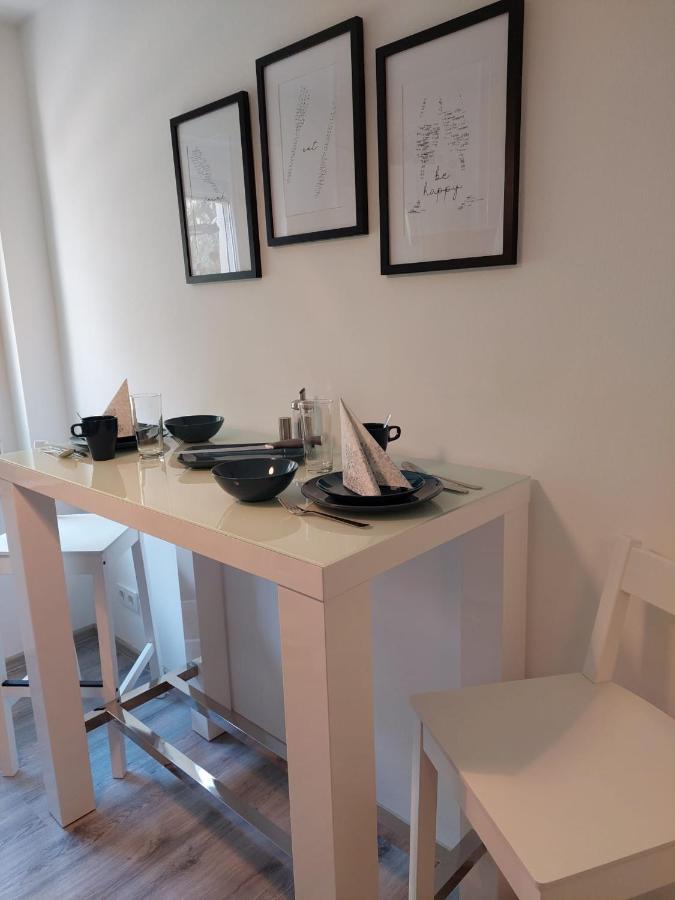 Gemuetliches, Voll Ausgestattetes Apartment ハレ エクステリア 写真